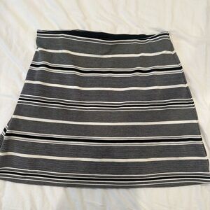 Express Black and White Pencil Skirt - size small